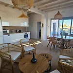 Aether Mykonos 3br With Serene Port & Town Views 别墅 图罗斯